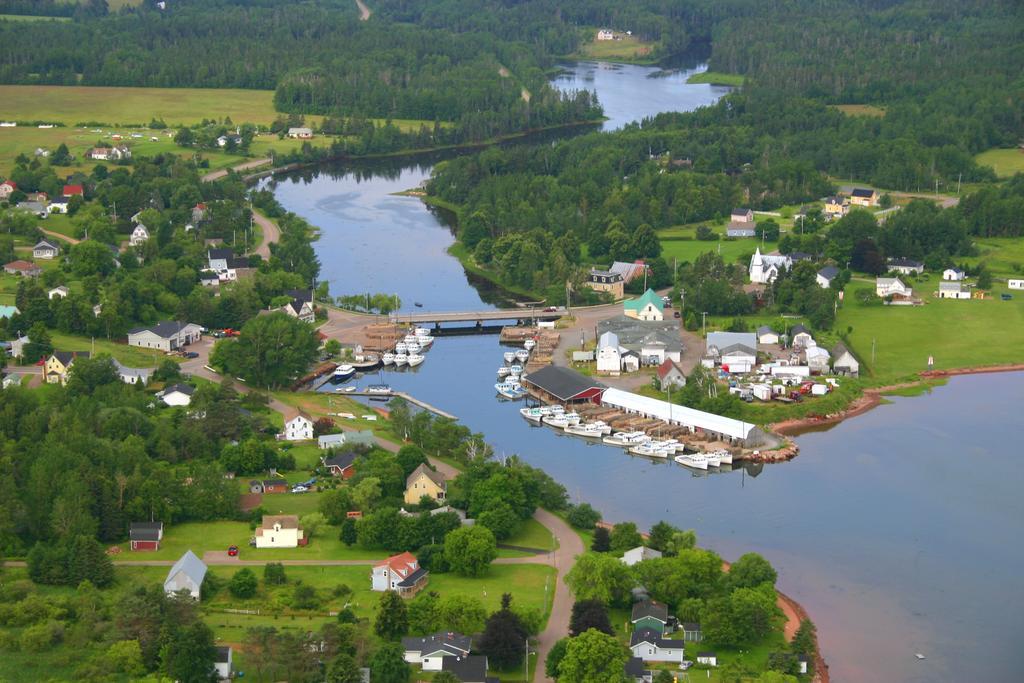 Forest & Lake Pei Bed & Breakfast Murray Harbour Exterior photo
